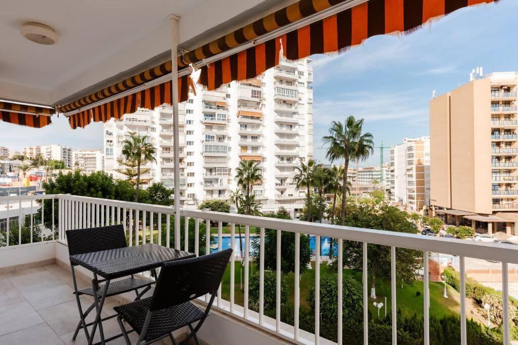 Ferienwohnung Amplio Con Vistas Al Mar Y Piscina En Benalmádena Exterior foto
