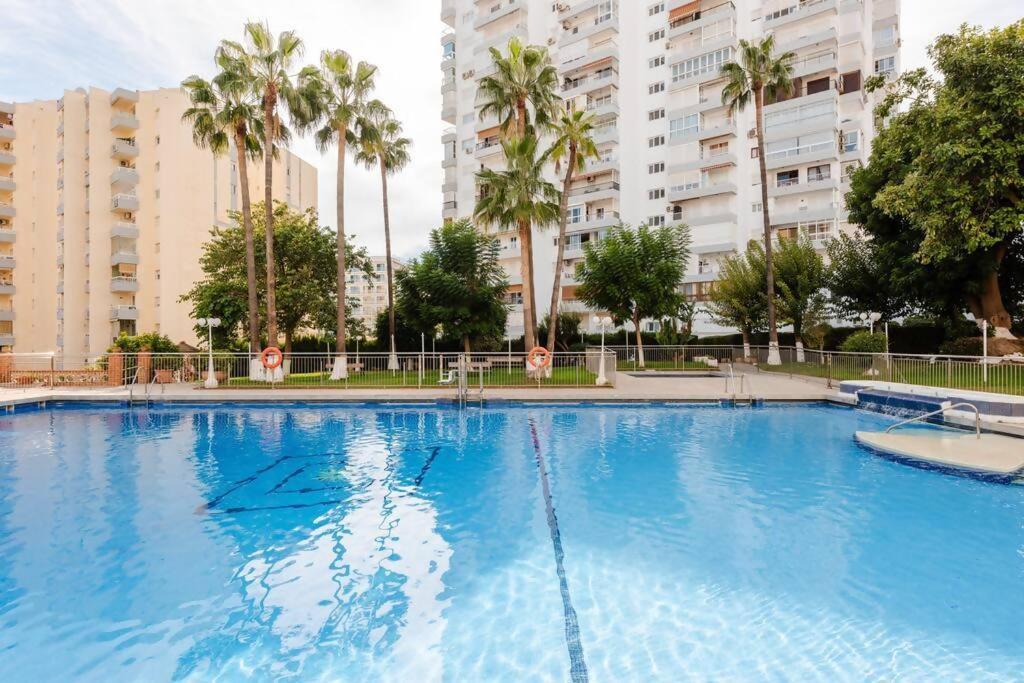 Ferienwohnung Amplio Con Vistas Al Mar Y Piscina En Benalmádena Exterior foto