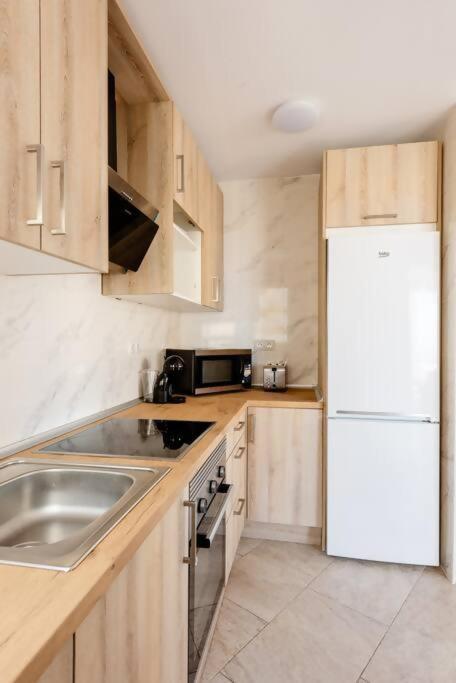 Ferienwohnung Amplio Con Vistas Al Mar Y Piscina En Benalmádena Exterior foto