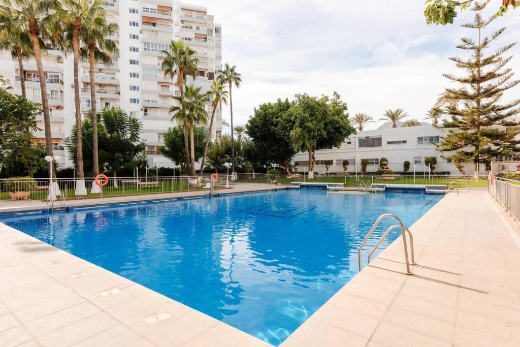 Ferienwohnung Amplio Con Vistas Al Mar Y Piscina En Benalmádena Exterior foto
